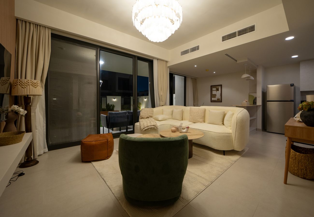 Таунхаус на Dubai - Modern 3-Bedroom Townhouse with Maid’s Room & Private Garden