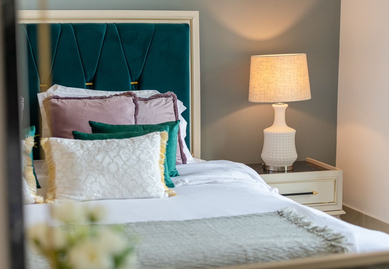 Апартаменты на Dubai - Elegant 1BDR in Downtown with Burj Khalifa View