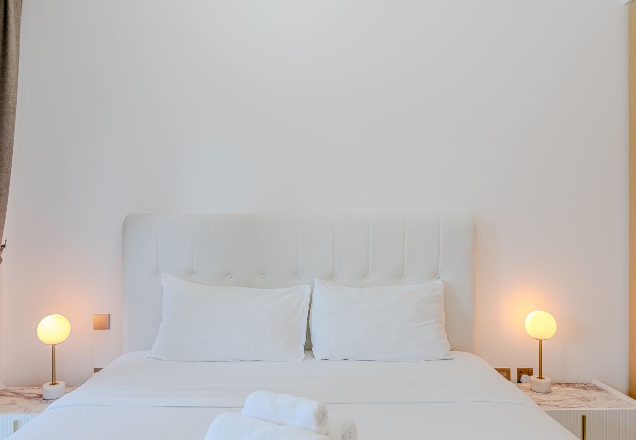 Апартаменты на Dubai - Spacious and modern  1BDR Apartment in Creek Harbour / 17 Icon Bay