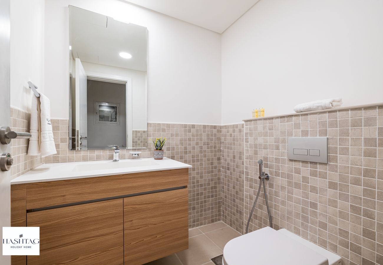 Апартаменты на Dubai - Modern 2 BDR Apartment in Alandalus Jumeirah Golf Estates