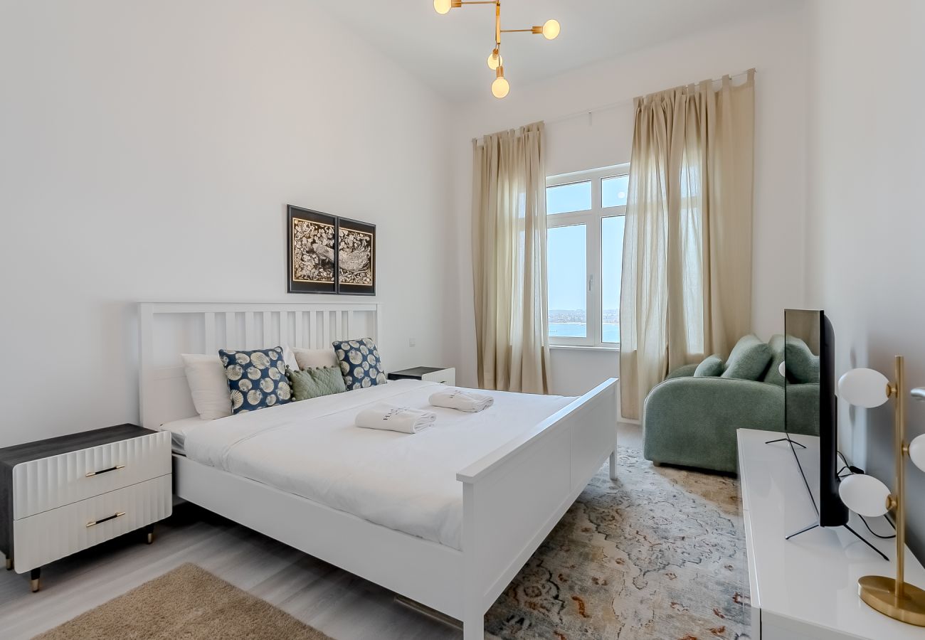 Апартаменты на Dubai - 2BDR I Sea View I Shoreline I Hatimi