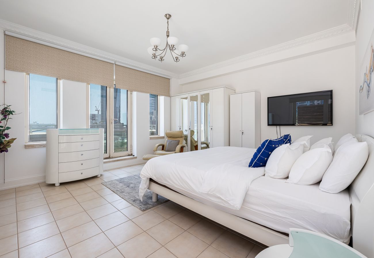 Вилла на Dubai - Elegant  5BDR villa + Maid Room in Dubai Marina