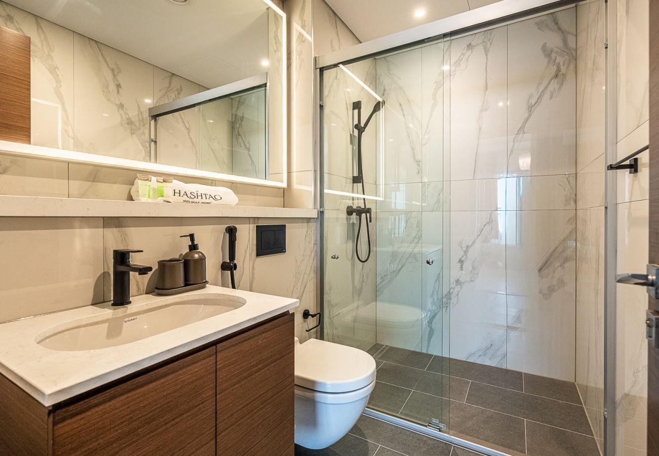 Апартаменты на Dubai - Elegant 2-Bedroom Apartment with Stunning City and Water Views