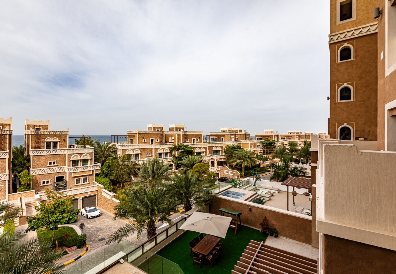 Апартаменты на Dubai - Renovated 3BDR in Palm Jumeirah