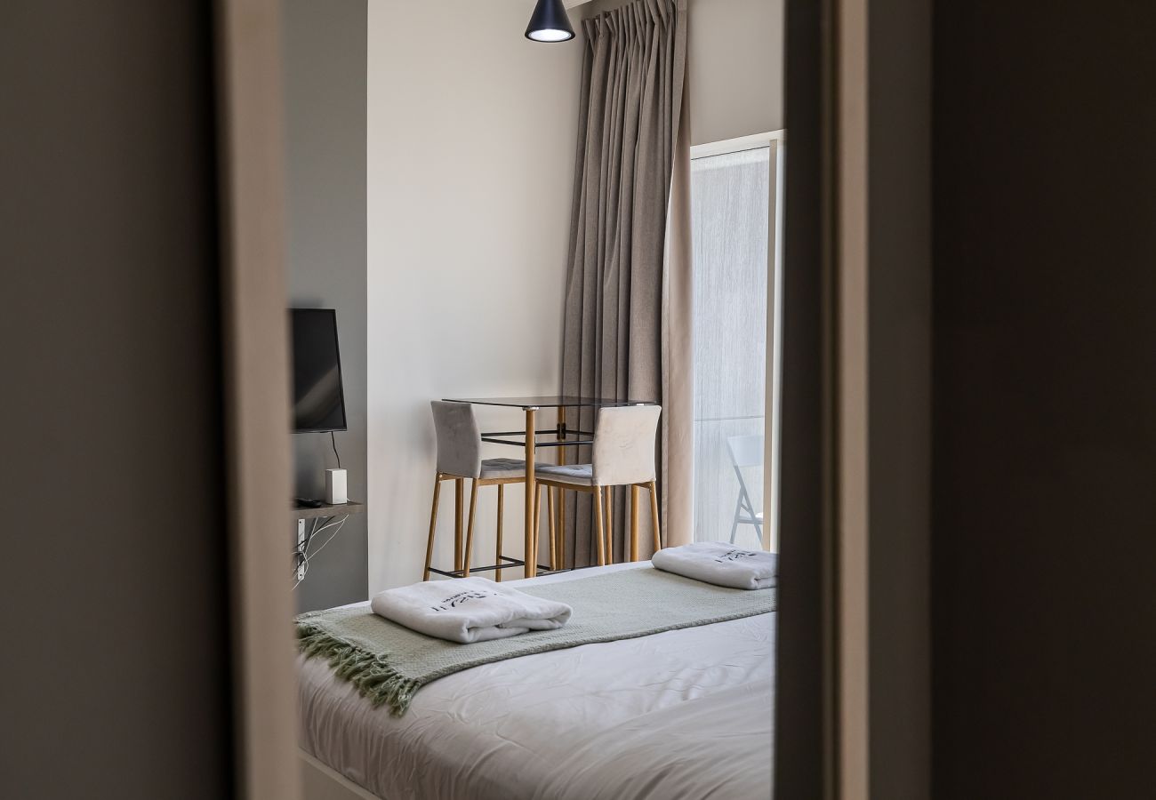 Квартира-студия на Dubai - Studio Apartment close to Burj Khalifa