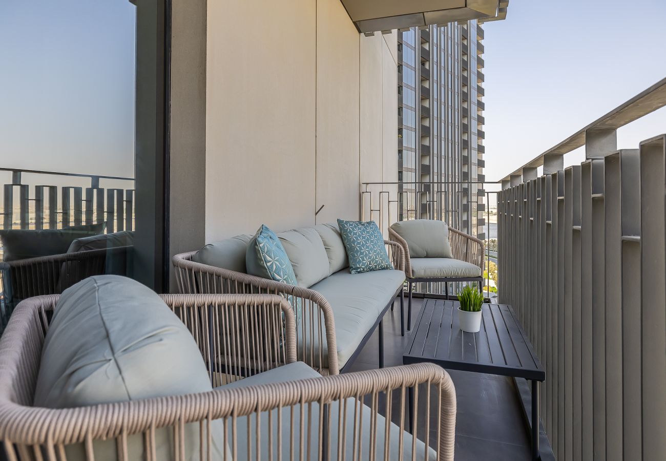 Апартаменты на Dubai - Elegant 3-Bedroom Apartment with Maid’s Room in Creek Gate – Dubai Creek Harbour