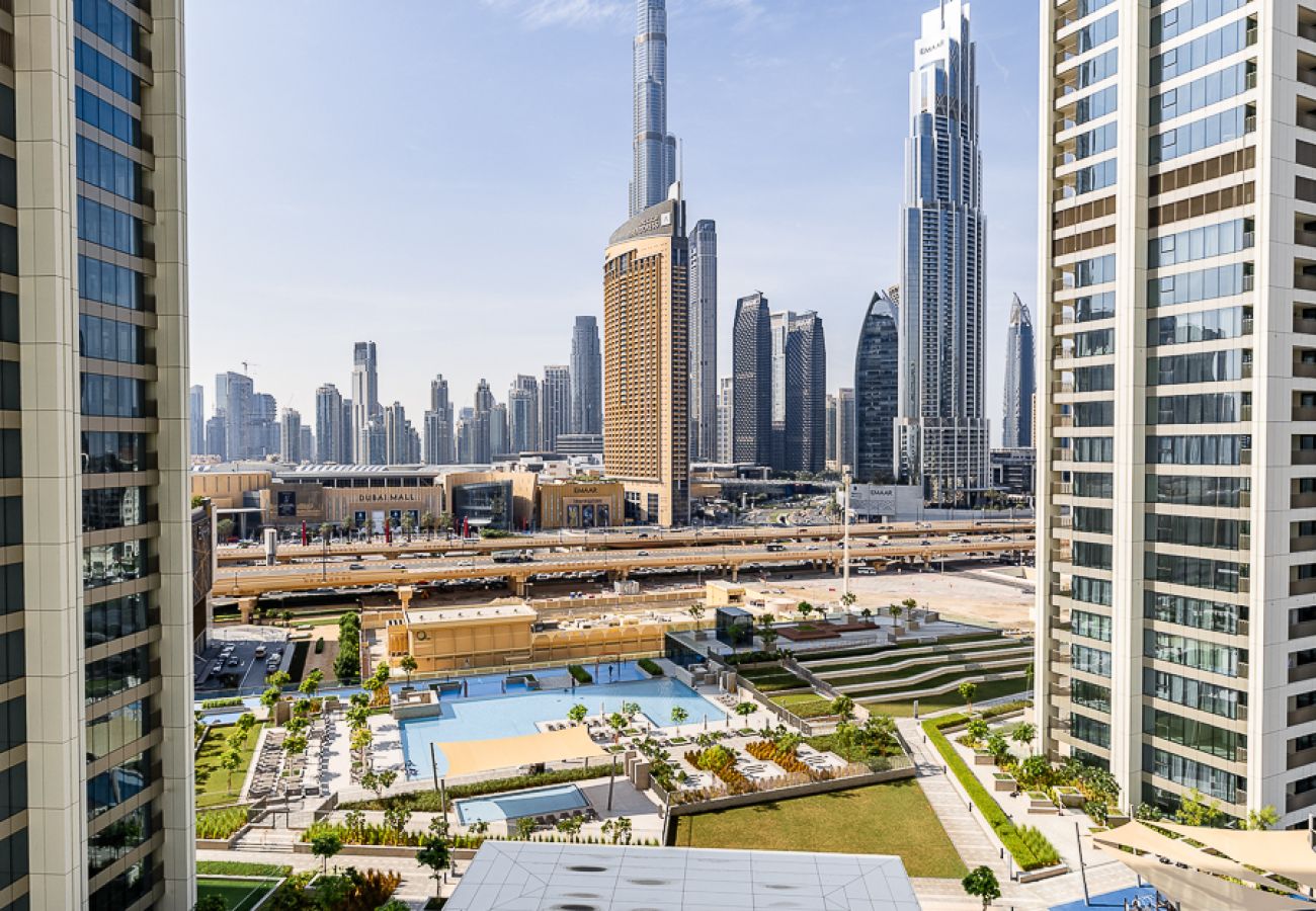 Апартаменты на Dubai - 3BDR Apartment +  maid room I Burj Khalifa view I Downtown