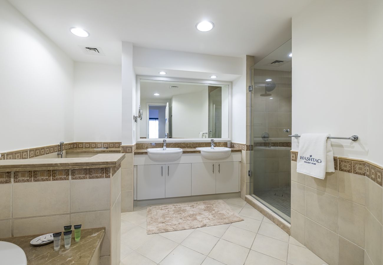 Апартаменты на Dubai - Spacious 2-Bedroom Apartment with Balcony on The Palm 