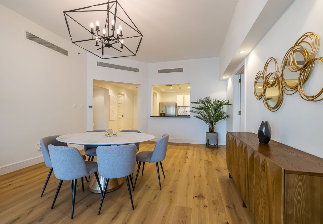 Апартаменты на Dubai - Spacious 2-Bedroom Apartment with Balcony on The Palm 