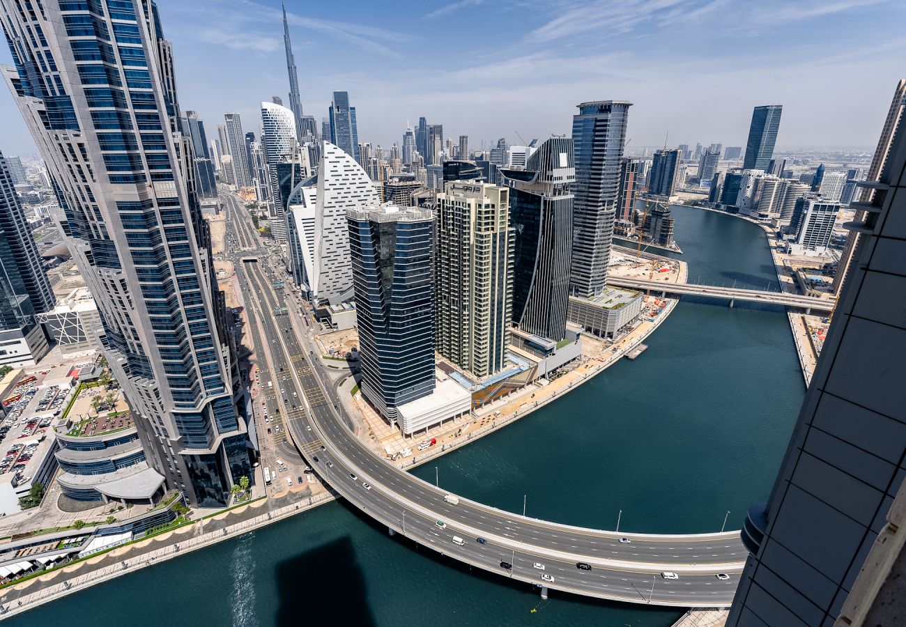 Апартаменты на Dubai - Spacious 3BDR + maid room / Business Bay