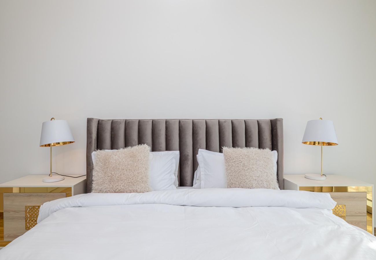 Апартаменты на Dubai - Spacious 3BDR + maid room / Business Bay 