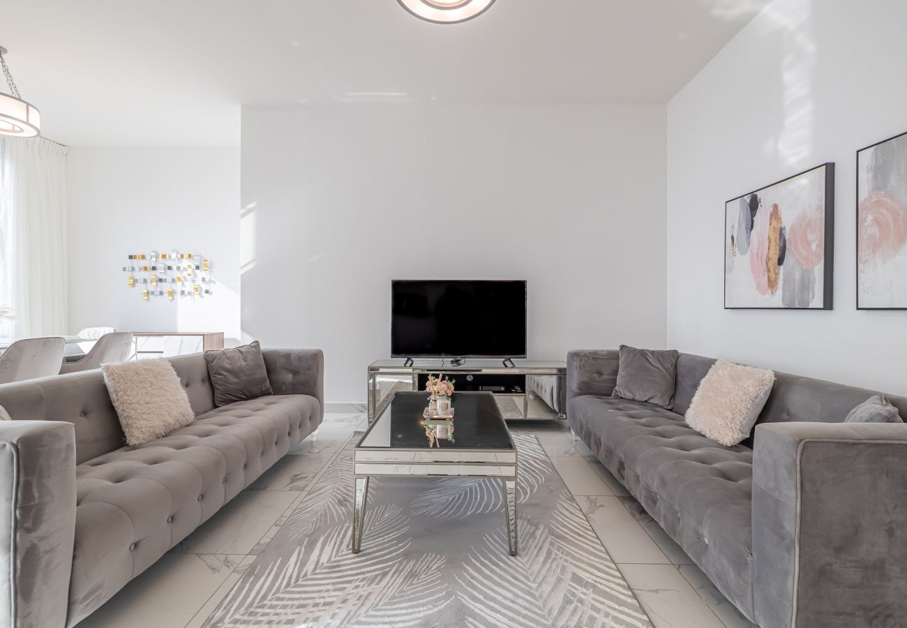 Апартаменты на Dubai - Spacious 3BDR + maid room / Business Bay 