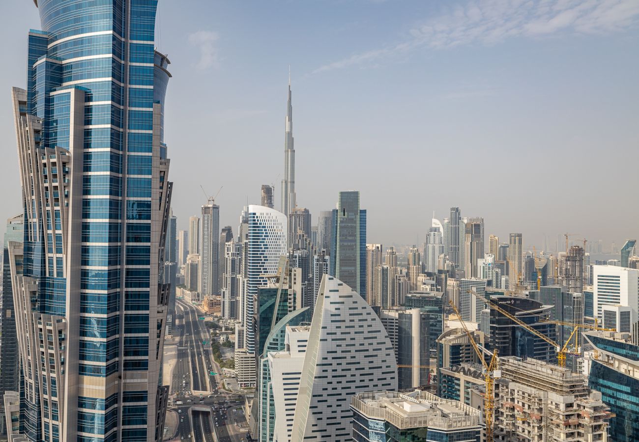 Апартаменты на Dubai - Spacious 3BDR + maid room / Business Bay 