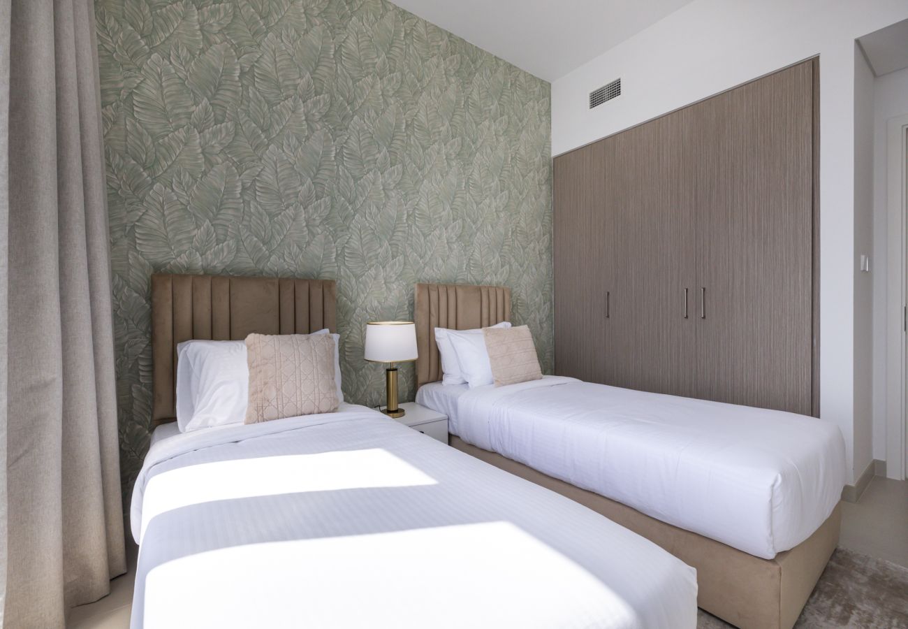 Апартаменты на Dubai - Luxurious 2-Bedroom Apartment with Burj Khalifa & Waterfront Views 