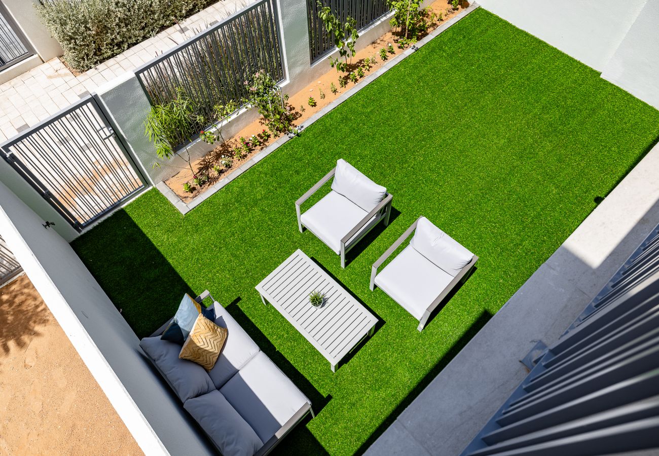 Апартаменты на Dubai - Elegant villa with 3 BDR I Maid Room I Garden /B51