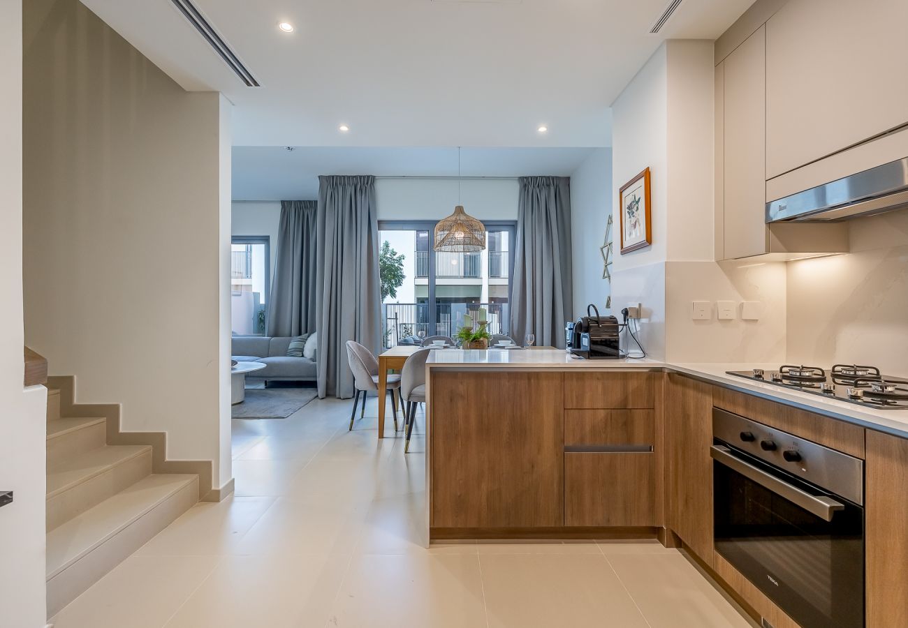 Апартаменты на Dubai - Modern 3-Bedroom Villa with Garden | Tilal Al Ghaf | Family-Friendly / B245