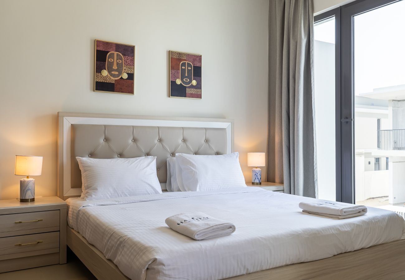 Апартаменты на Dubai - Exquisite 3-Bedroom Villa in Tilal Al Ghaf with Private Garden and Modern Amenities I B329