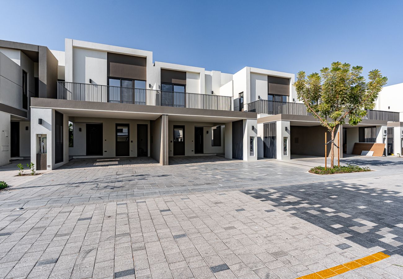 Апартаменты на Dubai - Modern Townhouse in Tilal Al Ghaf – Aura Gardens