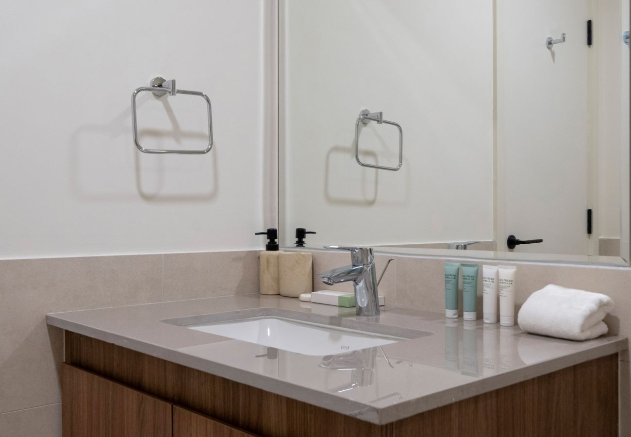 Апартаменты на Dubai - Spacious 3-Bedroom Townhouse with Maid’s Room & Private Garden