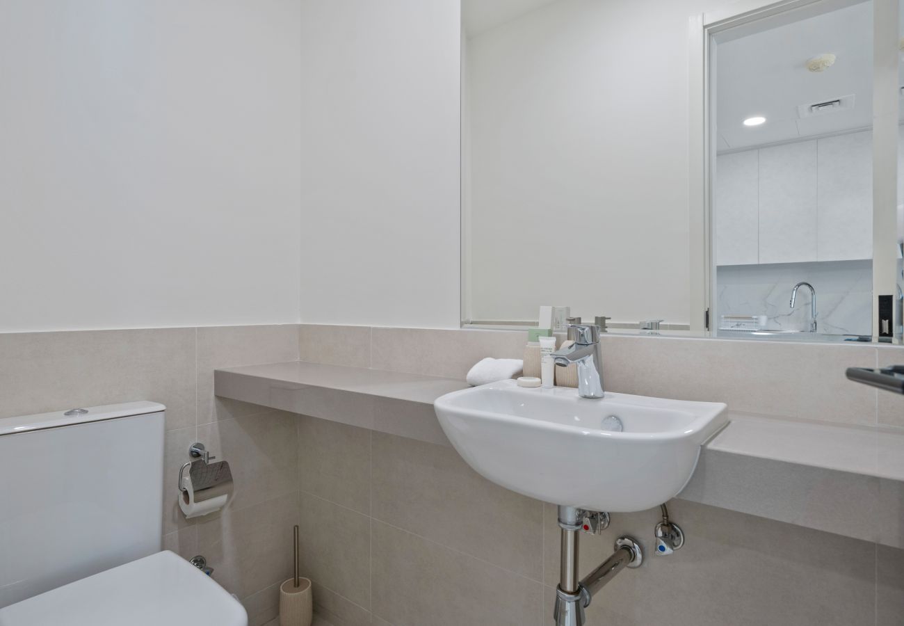 Апартаменты на Dubai - Spacious 3-Bedroom Townhouse with Maid’s Room & Private Garden