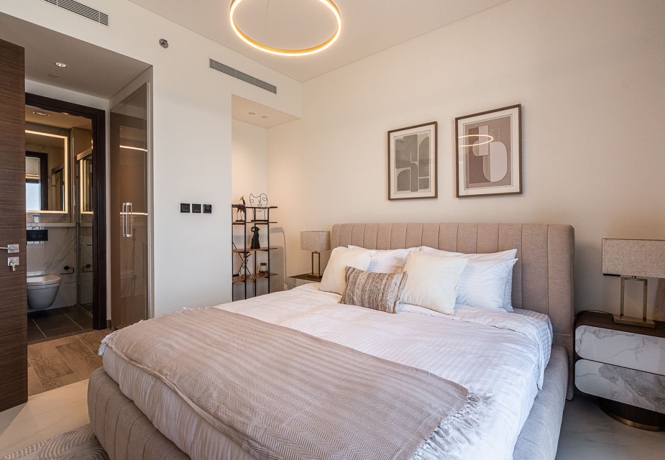 公寓 在 Dubai - Elegant 2-Bedroom Apartment with Stunning City and Water Views