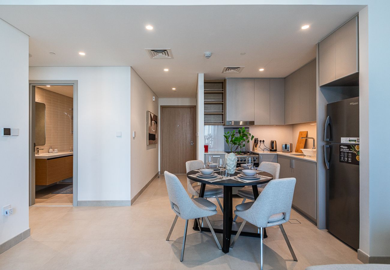 公寓 在 Dubai - Modern Comfort Meets Creekside Elegance | 1BR at Creek Crescent Tower