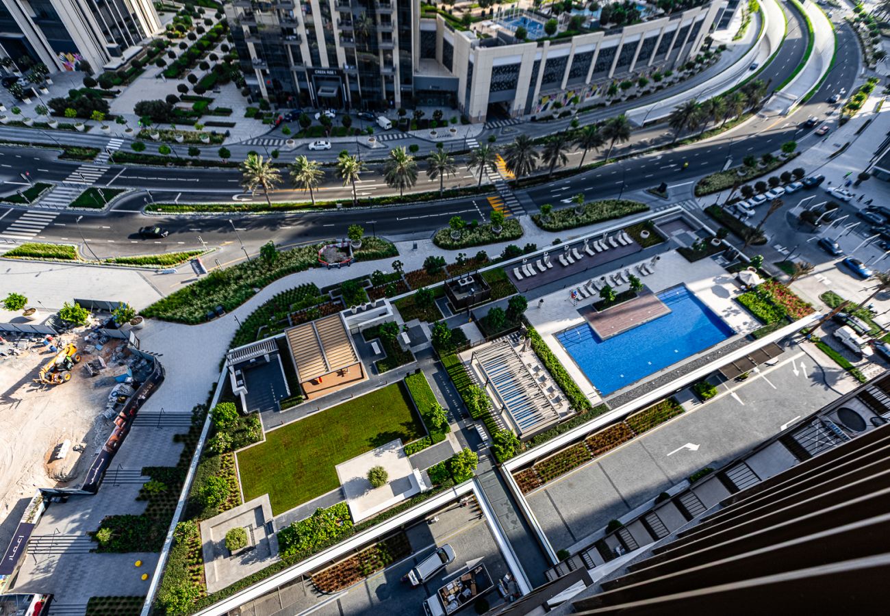 公寓 在 Dubai - Modern Comfort Meets Creekside Elegance | 1BR at Creek Crescent Tower