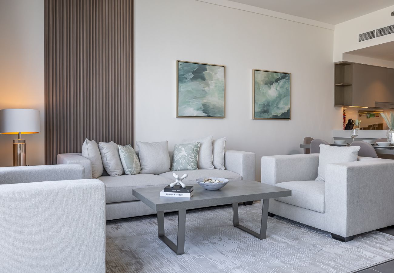 公寓 在 Dubai - Elegant 3-Bedroom Apartment with Maid’s Room in Creek Gate – Dubai Creek Harbour