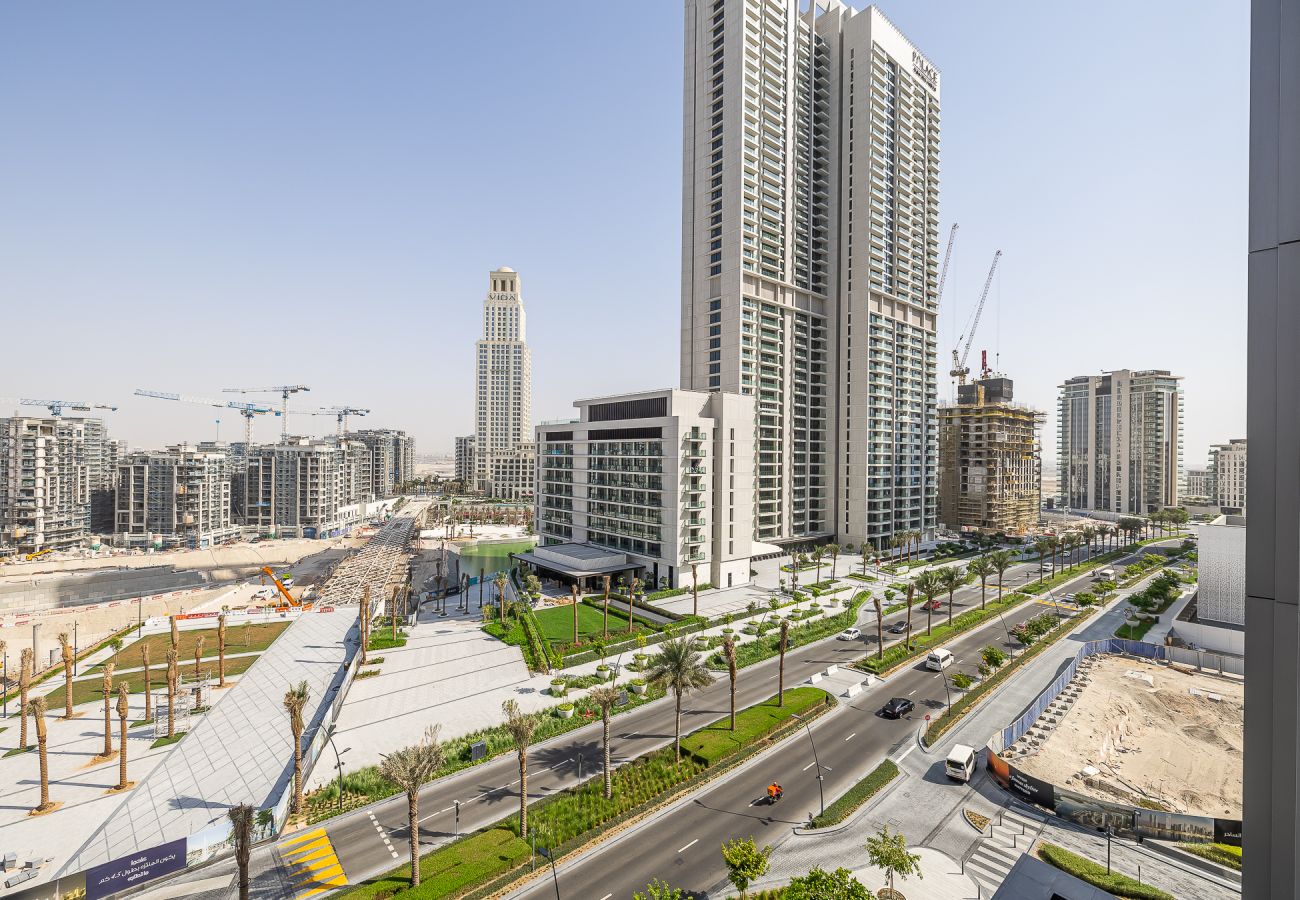 公寓 在 Dubai - Elegant 3-Bedroom Apartment with Maid’s Room in Creek Gate – Dubai Creek Harbour