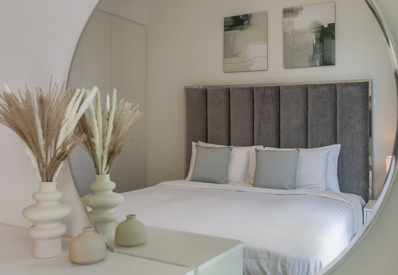 公寓 在 Dubai - 3BDR Apartment +  maid room I Burj Khalifa view I Downtown