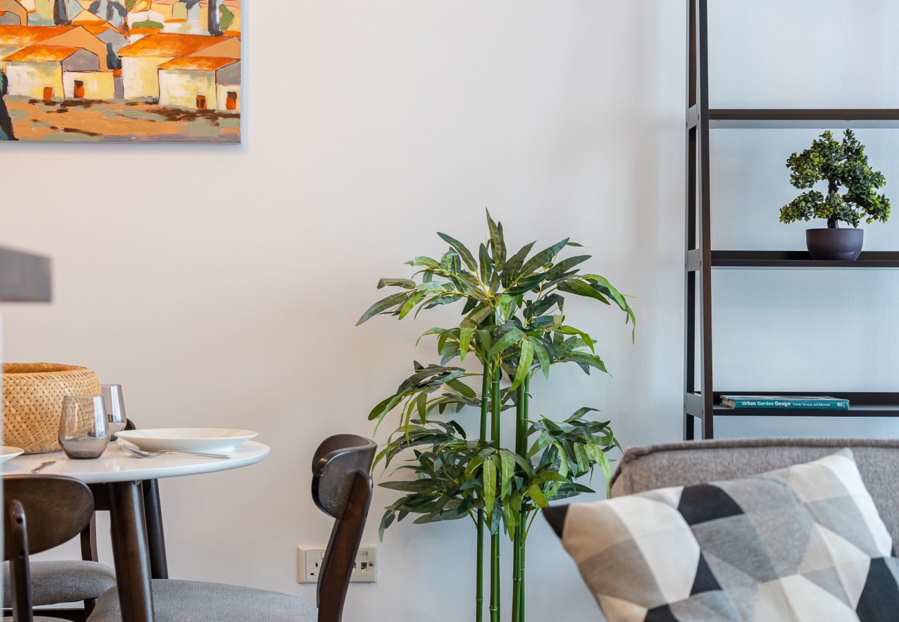 公寓 在 Dubai - 1 BDR Apartment with office space / Dubai Marina