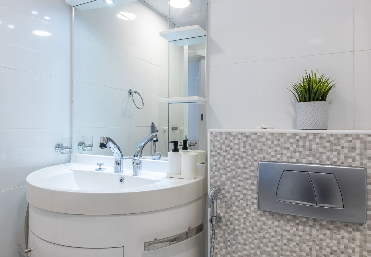 公寓 在 Dubai - 1BDR Apartment with Dubai Marina view I Close to Metro