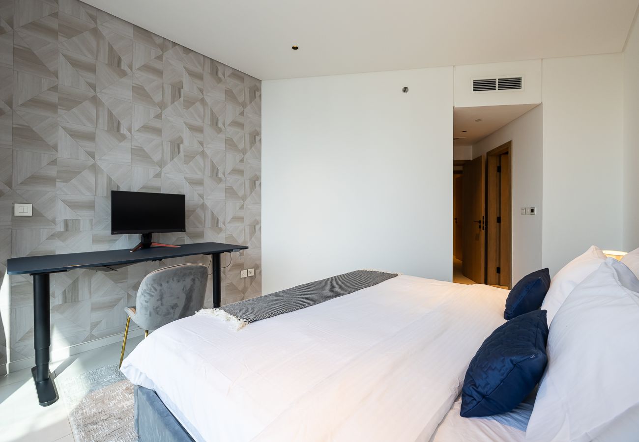 公寓 在 Dubai - 3BDR Apartment + Maid Room / Burj Khalifa View