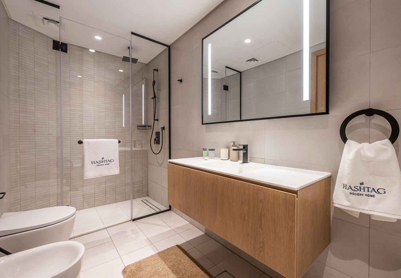 公寓 在 Dubai - 3BDR Apartment + Maid Room / Burj Khalifa View