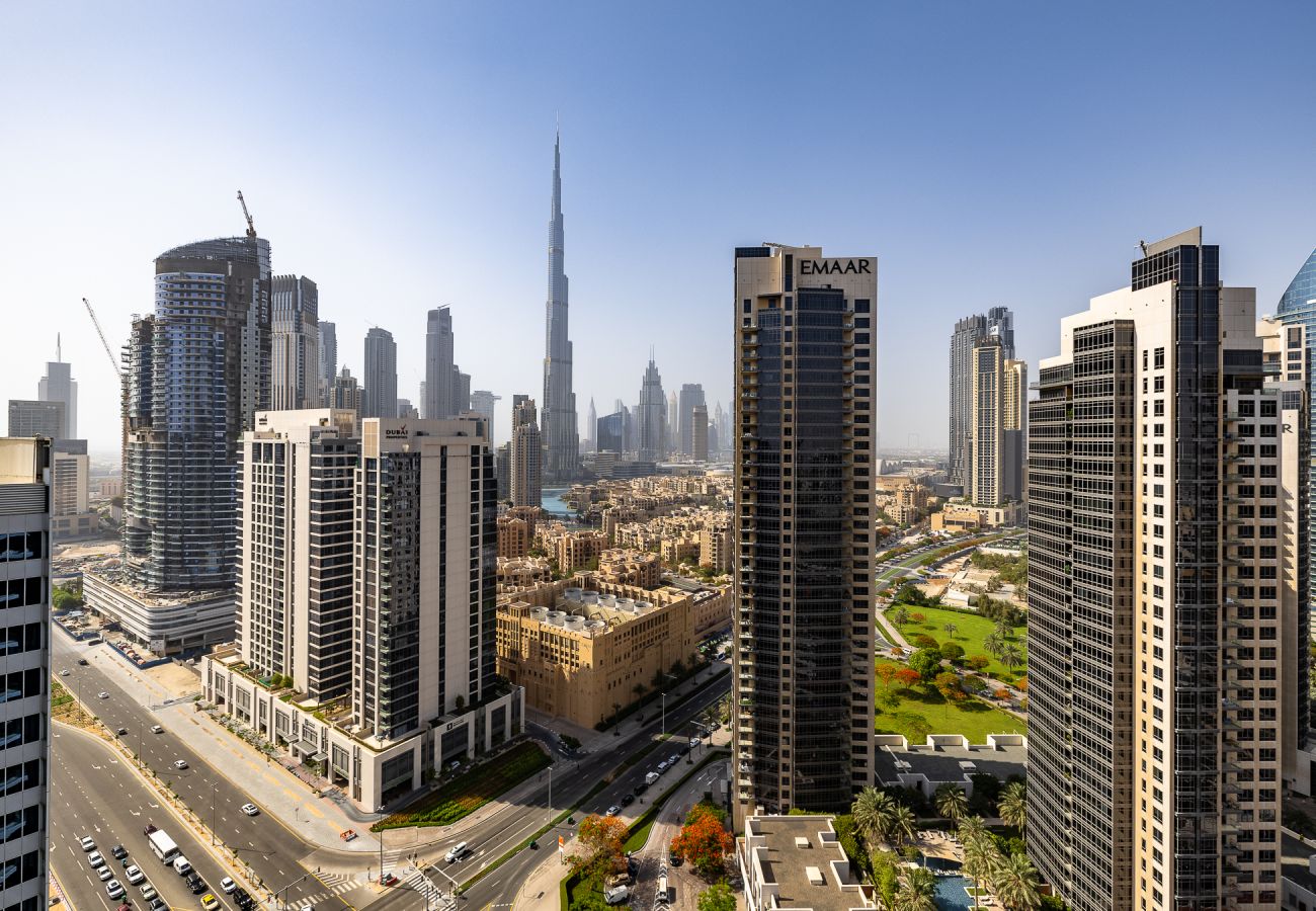 公寓 在 Dubai - 3BDR Apartment + Maid Room / Burj Khalifa View
