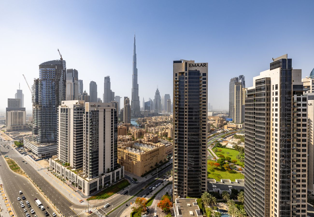 公寓 在 Dubai - 3BDR Apartment + Maid Room / Burj Khalifa View