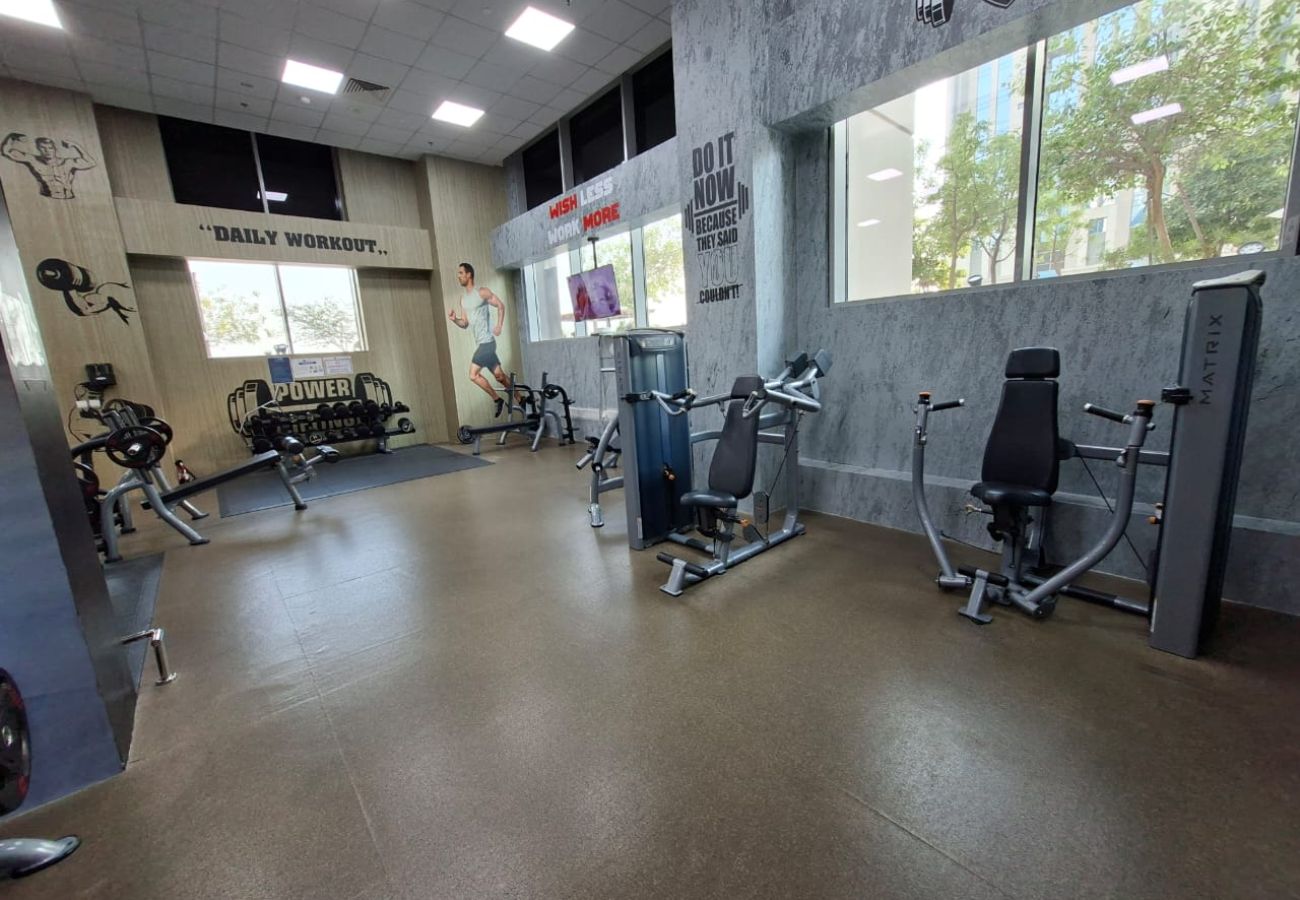 公寓 在 Dubai - Spacious 3BDR + maid room / Business Bay