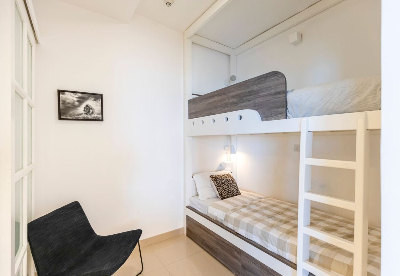 公寓 在 Dubai - Premium 2 BDR + kids room / Utility Bills Included / DIFC