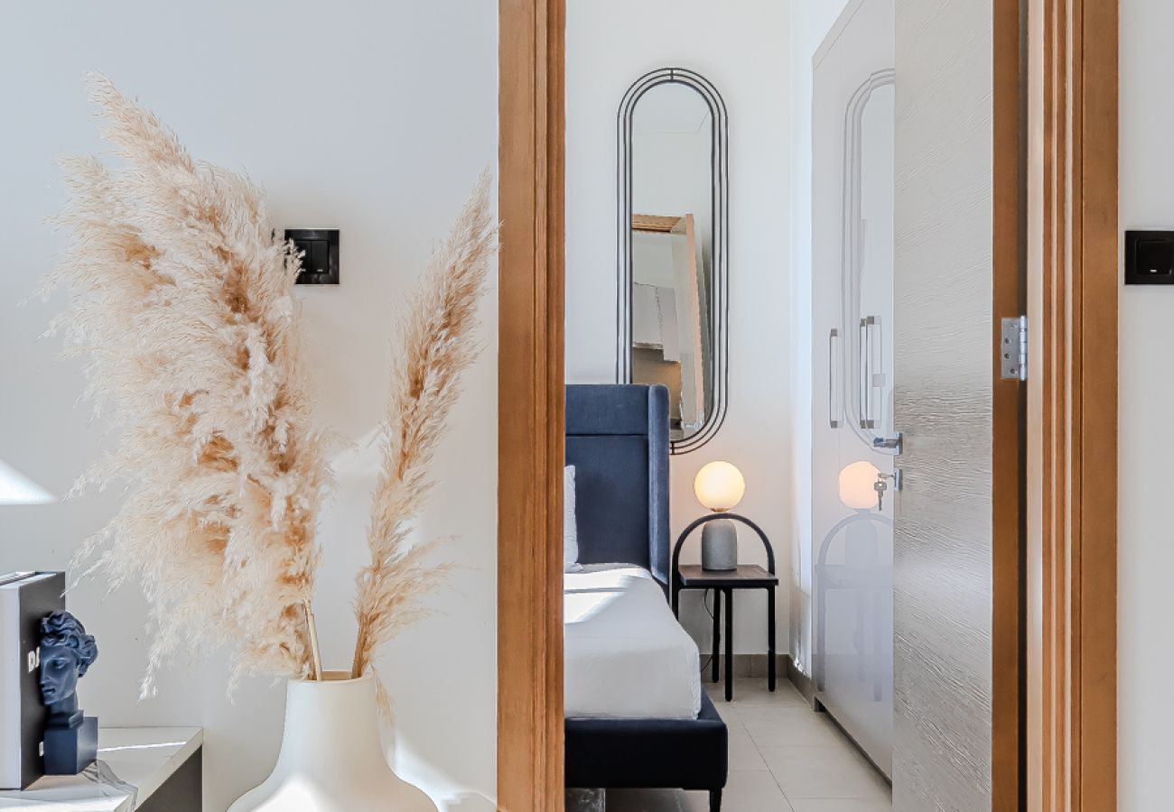 公寓 在 Dubai - Modern & Cozy 1 BDR apartment with Burj Khalifa views