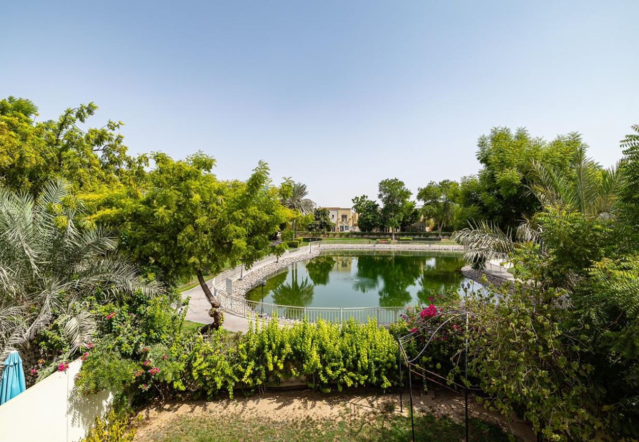 公寓 在 Dubai -  Luxury Villa in The Springs with Private Garden 