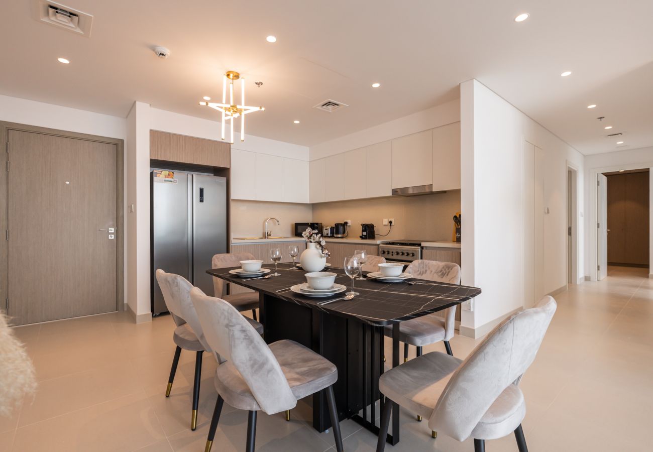 公寓 在 Dubai - Luxurious 2-Bedroom Apartment with Burj Khalifa & Waterfront Views 