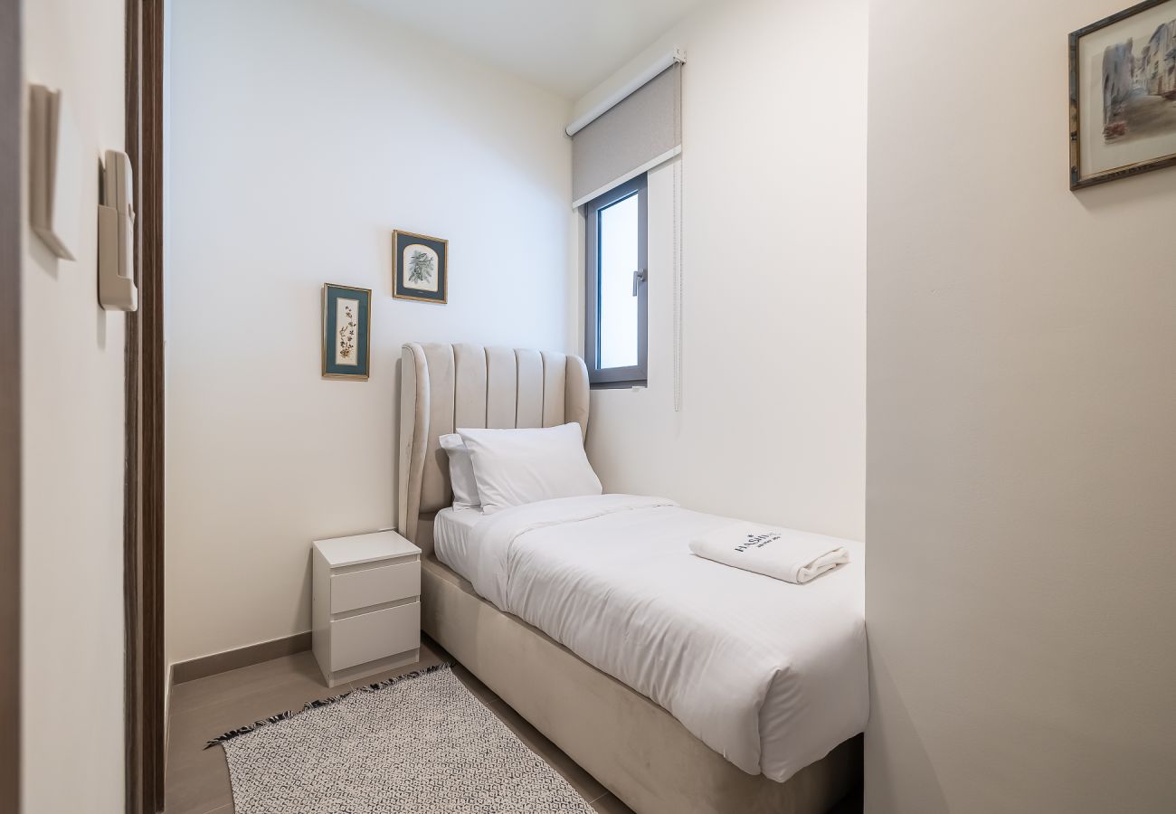 公寓 在 Dubai - Elegant villa with 3 BDR I Maid Room I Garden /B51