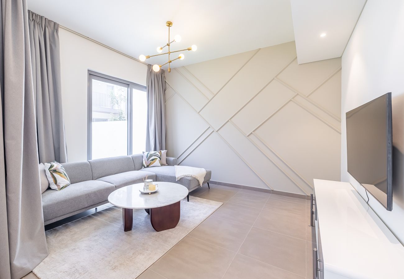 公寓 在 Dubai - Elegant villa with 3 BDR I Maid Room I Garden /B51