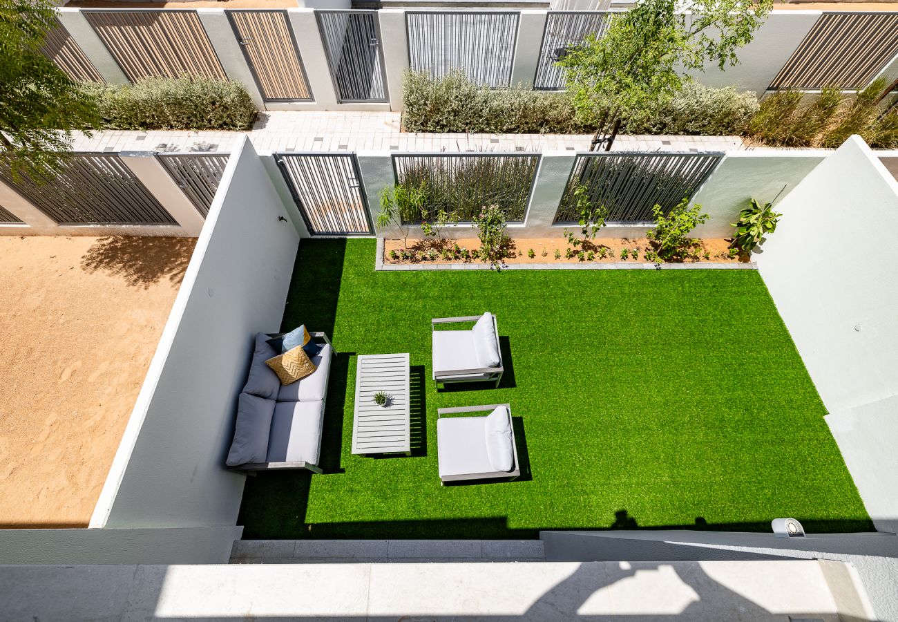 公寓 在 Dubai - Elegant villa with 3 BDR I Maid Room I Garden /B51