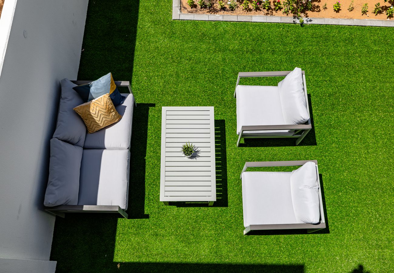 公寓 在 Dubai - Elegant villa with 3 BDR I Maid Room I Garden /B51