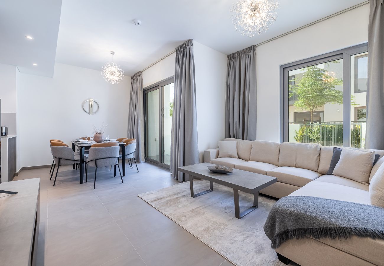 公寓 在 Dubai - Elegant villa with 3 BDR I Maid Room I Garden /B67