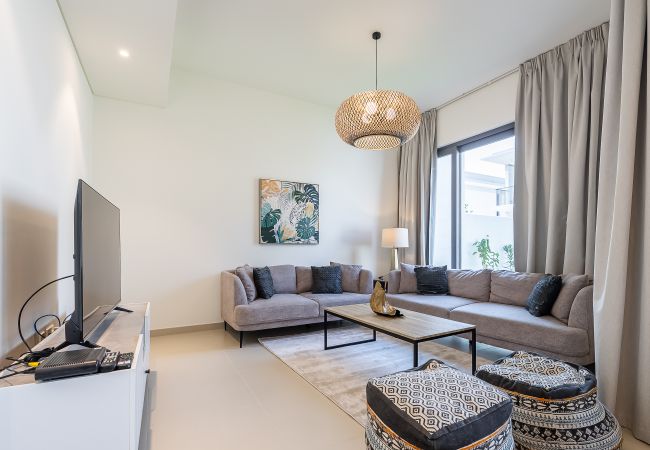 公寓 在 Dubai - Exquisite 3-Bedroom Villa in Tilal Al Ghaf with Private Garden and Modern Amenities I B329