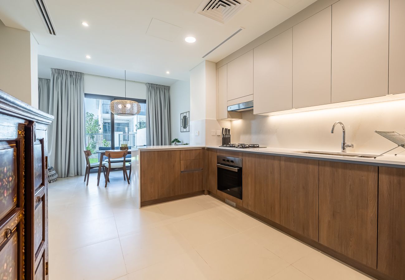 公寓 在 Dubai - Exquisite 3-Bedroom Villa in Tilal Al Ghaf with Private Garden and Modern Amenities I B329