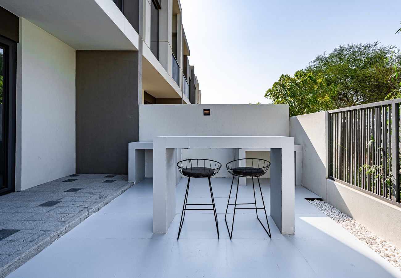 公寓 在 Dubai - Modern Townhouse in Tilal Al Ghaf – Aura Gardens