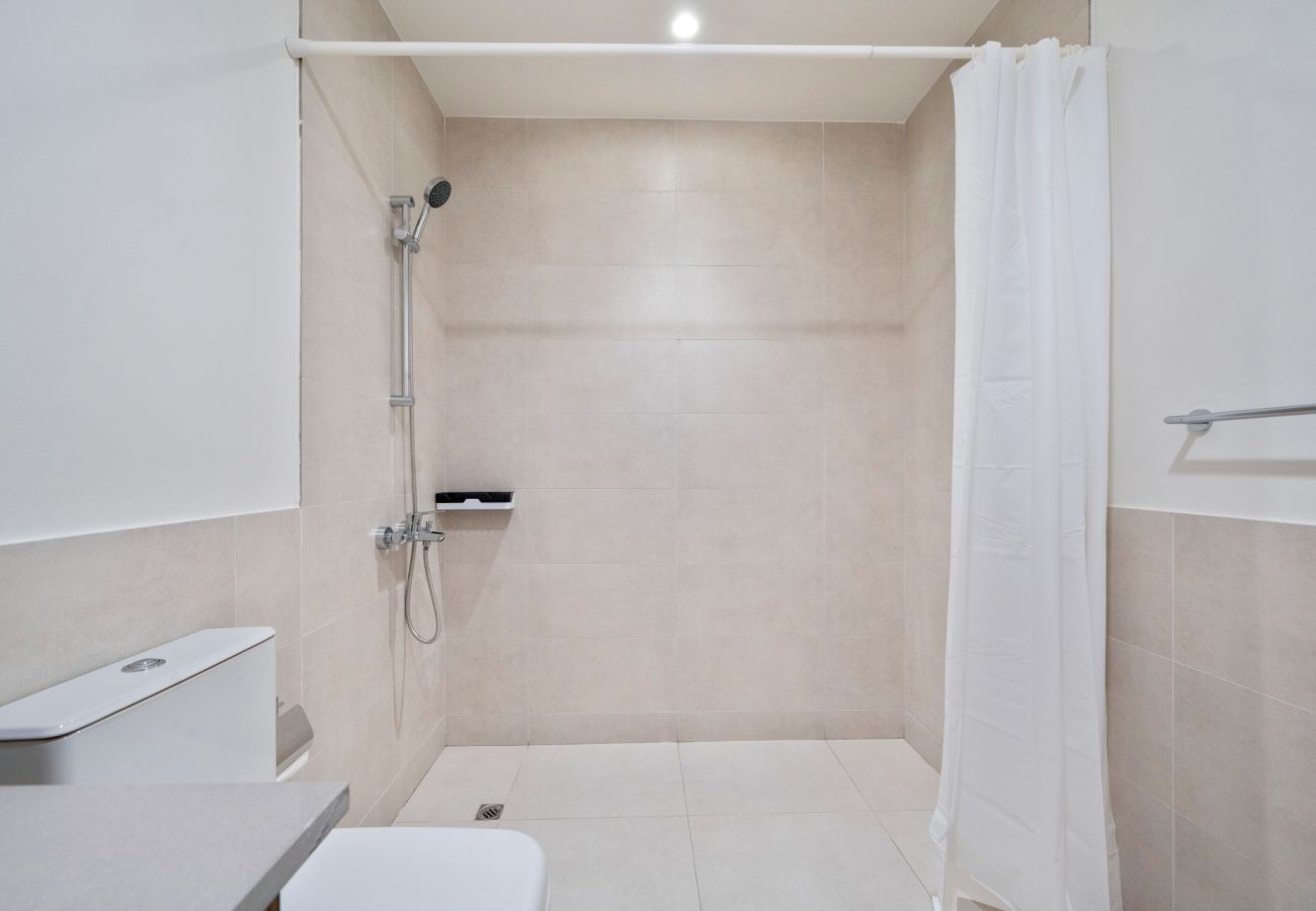 公寓 在 Dubai - Spacious 3-Bedroom Townhouse with Maid’s Room & Private Garden